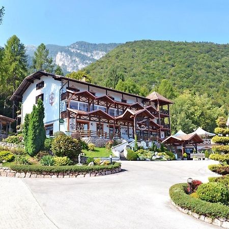 Hotel Ristorante Scoiattolo Neuspaur Exterior foto
