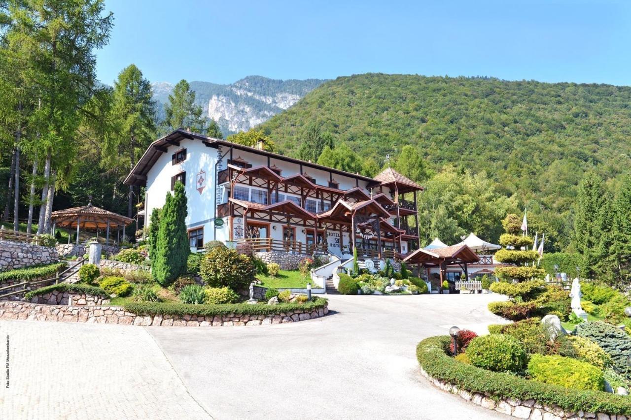 Hotel Ristorante Scoiattolo Neuspaur Exterior foto